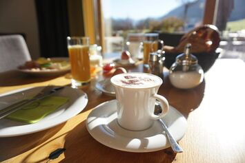 Übernachtung im gemütlichen Zimmer mit Frühstück im Hierlhof am Großen Alpsee im Allgäu